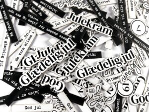 1974 Dan Cuts, Tekster Jul